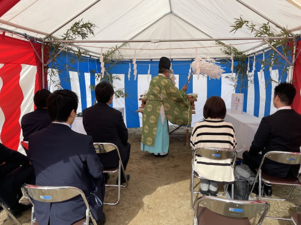 新社屋の地鎮祭を執り行いました